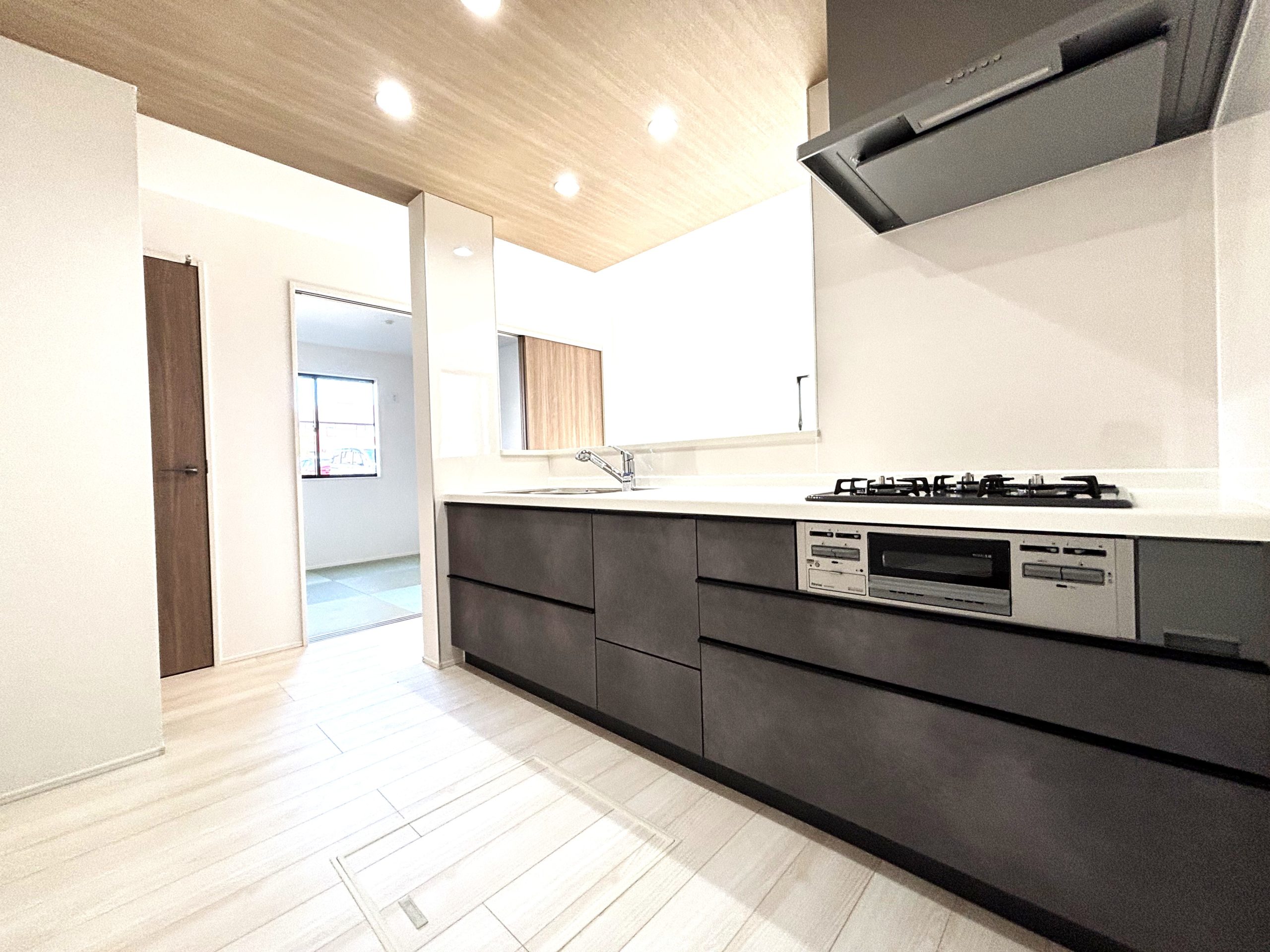 ☆カウンターキッチン　☆☆ 朝はご主人様と談笑する。カウンターキッチンだからこそ可能な日常です。